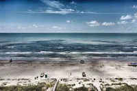 Newly Painted, Luxe 4/4,  Steps to Beach, Fenced, Dog Friendly with Hot Tub