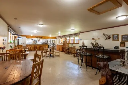 Cozy Rustic Duplex Cabin - Ketchikan Side Отели в г. Стерлинг