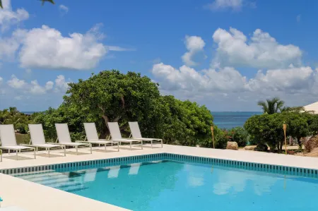 Kalopsia Seaside Villas & Marina Отели в г. Грэйт Гвана Кей