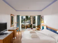 Paphos Gardens Holiday Resort Hoteles cerca de Playa SODAP