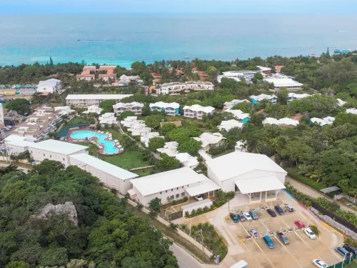 Hotel Henry Morgan All Inclusive Hotels in West Bay