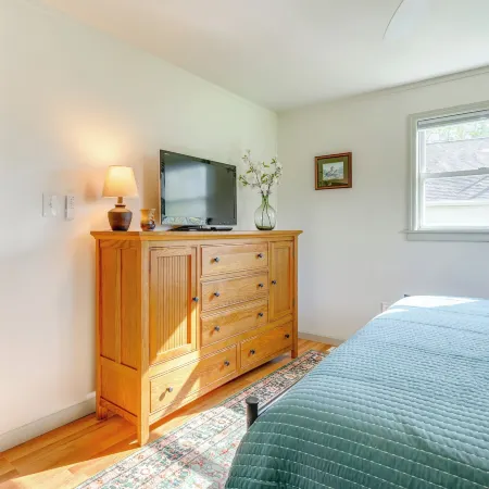Sand Lake Retreat: Canal Access & Large Yard!
