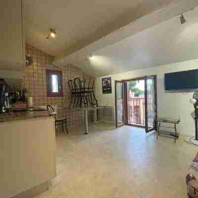 COLLIOURE GRAND STUDIO 4/5 pers CENTRE DU VILLAGE, 100 m DE LA PLAGE sur VUE MER Rooms