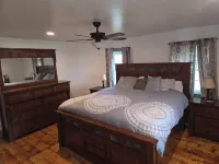 Spacious 5 Bedroom Hot Home Game Room Patio Fire Pit Yard Ski Bromley Stratton Hotel a Arlington