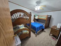 Mancelona Beer Garden, Snow Mobile & ATV Headquarters, 3bed, 2 bath, sleeps 10