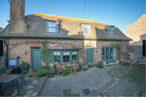 Ramsgate - Coastal Cottage Escape - Pet Friendly with Parking