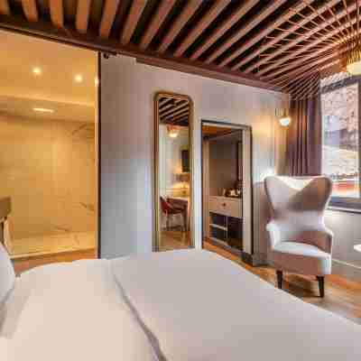 Cour des Loges Lyon, A Radisson Collection Hotel Rooms