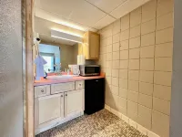 Downtown CF Studio - Free Gated Parking! 520