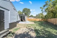 4 Br, 2 Bths,  Sleeps up to 12 Has 4 Bds, 2 Air Mattresses, Twin Mattress,Couch.