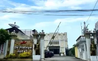 Votel Hotel De'Pratnya Kediri Hotels in Ngasem