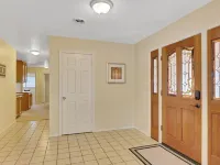 Spacious 4-bedroom Home Hotels in Sutter County