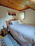 Cozy chalet minutes from Okemo Mtn & VAST Hotels in Mount Holly