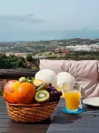 Charming penthouse ideal for couples. Overlooking the sea (800m and the mountains.
