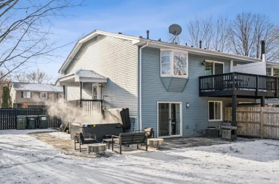 Champions' NSC Retreat HotTub Grill FirePit Fenced