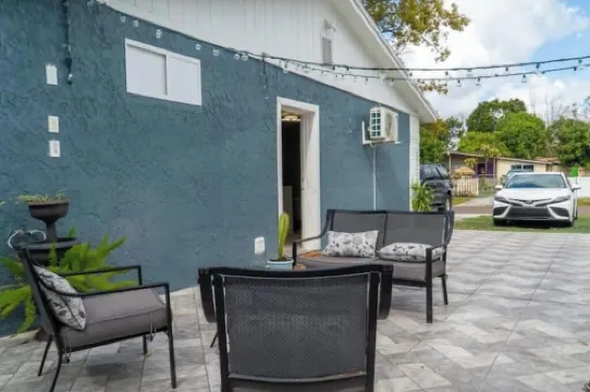 Perfect Location! All include Tampa Private Suite Hotels in Palm River-Clair Mel