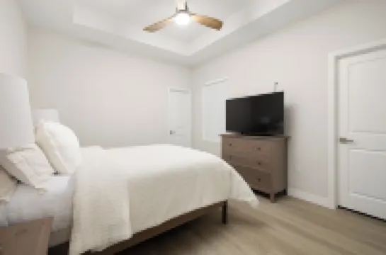 GREAT LOCATION  Beautiful 2-bedroom house in Mission