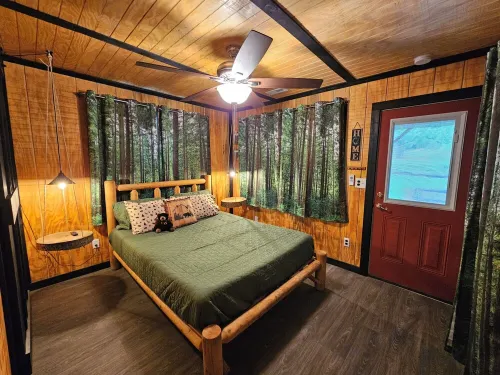 Authentic Cabin 5 Miles to Gsmnp & Cades Cove. Great Views. Easy Roads & Access