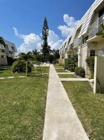 Vacation Lovers Blue Water Paradise: 2-bedroom condo with AC, WiFi in Freeport