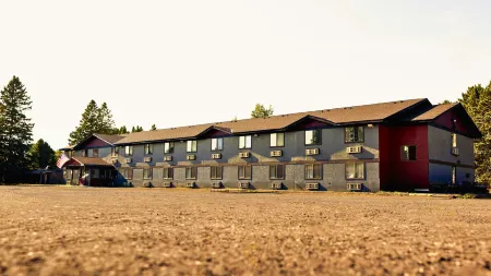 Magnuson Hotel Ironwood