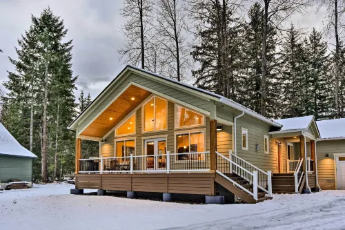 Family-Friendly Packwood Retreat w/ Deck! - Wifi