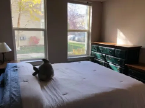 Cozy Eagle Ranch retreat walk to everything Hoteles en Eagle