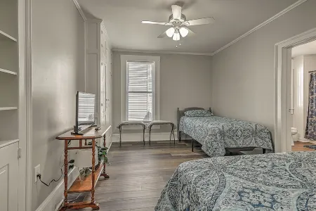 Bet on Bristol a 3 bedroom 2 bath house located near downtown Bristol TN/VA Отели в г. Бристоль