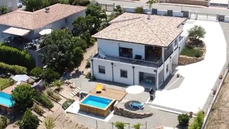 Villa set between the sea and the Massif de Bavella, magnificent view.