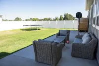 4-bedroom house in fabulous Heyburn walking distance to the river walking path!