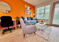 Stylish King Bed Southside Pool Gym TownCenter I95