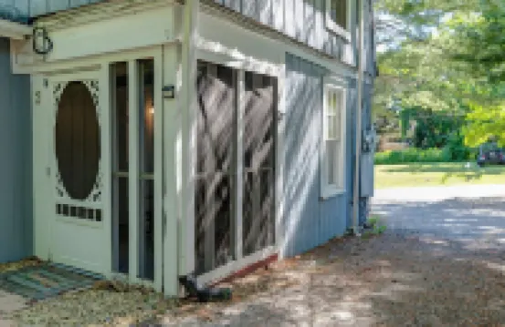 Suite 2, Quick Stroll to Downtown Black Mountain