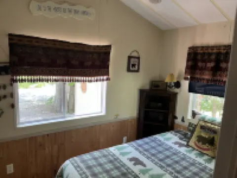 Best location in point Sebago! Walk to beach and restaurants! Hotels in Casco