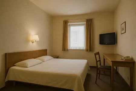 Le Patron Hotel Отели в г. Лар