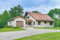 Remote & Peaceful Getaway w/ Games in Eckerman - Wifi