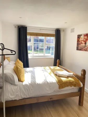Cosy Apartment In the Royal Sutton Coldfield Perfect for Families, Contractors Отели в г. Минворт