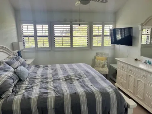 Charming 2-bedroom condo with AC, WiFi in serene Bokeelia FL.With boat slip