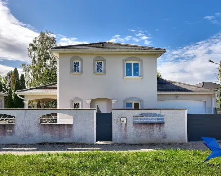 Beautiful house-St Exupéry-Viarhona-T3- Pets allowed Hôtels à : Jons
