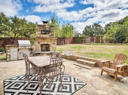 North Austin,HEB center,Leander,Cedar Park, Haute Spot,Lake Travis,The Crossover Отели рядом с достопримечательностью «The Quarry Splash Pad»