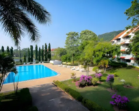 พาโนรามา กอล์ฟ แอนด์ คันทรี่ คลับ โรงแรมในอำเภอ สีคิ้ว