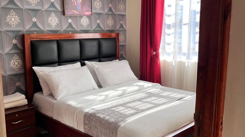 Cozy and Tastefully Furnished One Bedroom with Balcony with a City view and WIFI