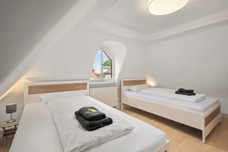 Self-check-in apartment with high-speed WiFi and free parking in the city center