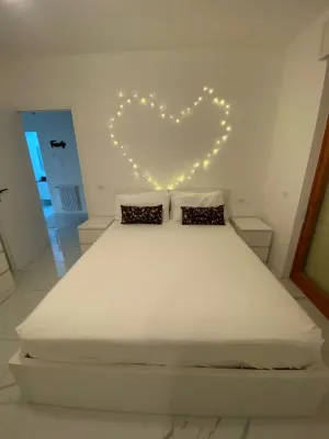 Modern (dream) apartment in Latina with terrace and two double bedrooms