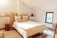 Maison de Village Barbentane Avec spa Hotels in Barbentane