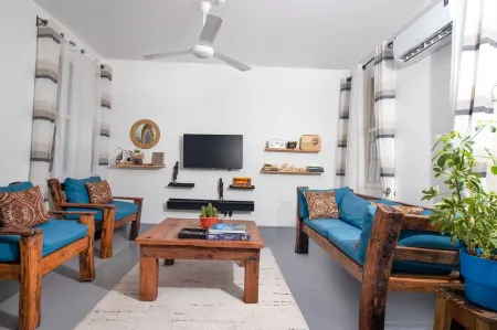 Entire 2 bedroom home at Msasani, Dar es salaam Отели рядом с достопримечательностью «Остров Мбудья»