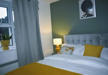 Luxury Home in Dartford Отели в г. Стон