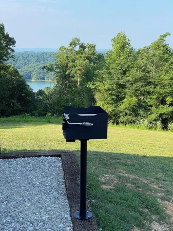 Secluded New Cottage, Minutes From Sunset Marina Overlooking Pendergrass Creek