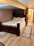 Riverside suite on York River in town free parking