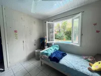 Belle Villa is  At 15' from the Lagoon Poe Hotel a 