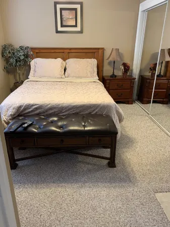 Adorable1 bedroom guest house Отели рядом с Аэропорт Медоус Филд