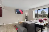Cozy Apt Aurora/Sleeps 8/Free Wifi/55"/Parking