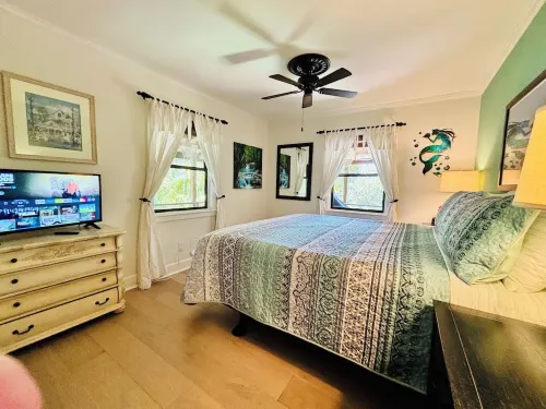 Tropical 2BR Oasis w/ Pool/Kayaks/Bikes/Grill